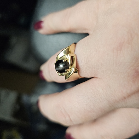 14k black stone ring size 9. Stamped 14k. It looks like a black star sapphire bu - Picture 6 of 7